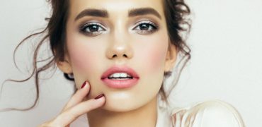 7 reguli de bază în make-up. Tu le respecți? 7 reguli de bază în make-up. Tu le respecți?